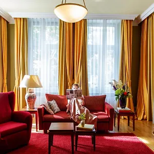 5* Hotel Louisa's Place
